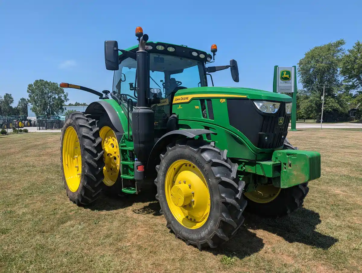 Photo de la Galerie 2 pour 2025 John Deere 6R 195 Tracteur