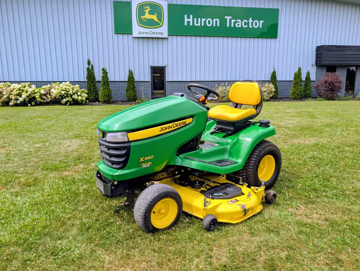 Gallery image 1 for 2013 John Deere X360 Lawn Tractor