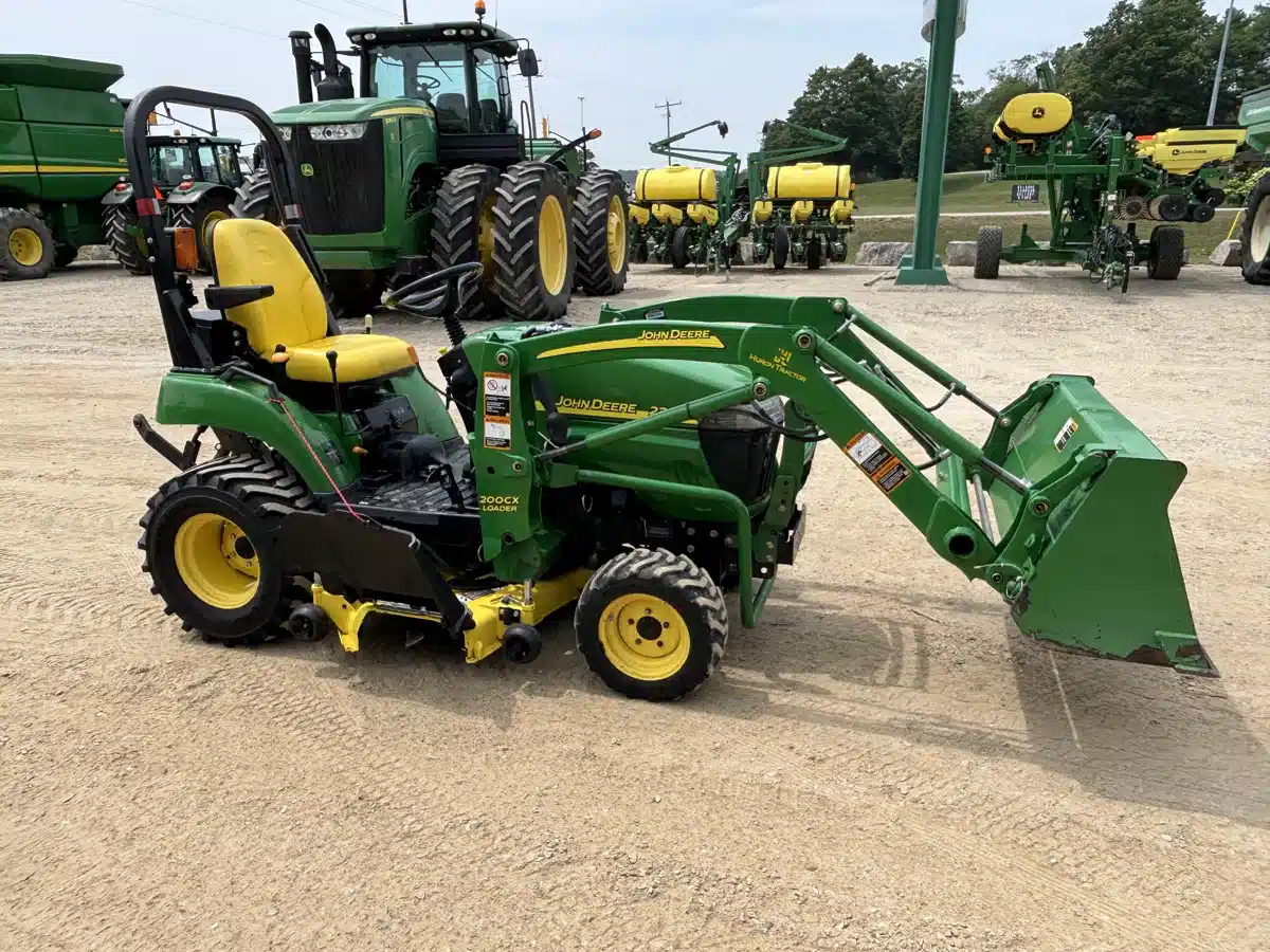 Gallery image 2 for 2009 John Deere 2305 Tractor