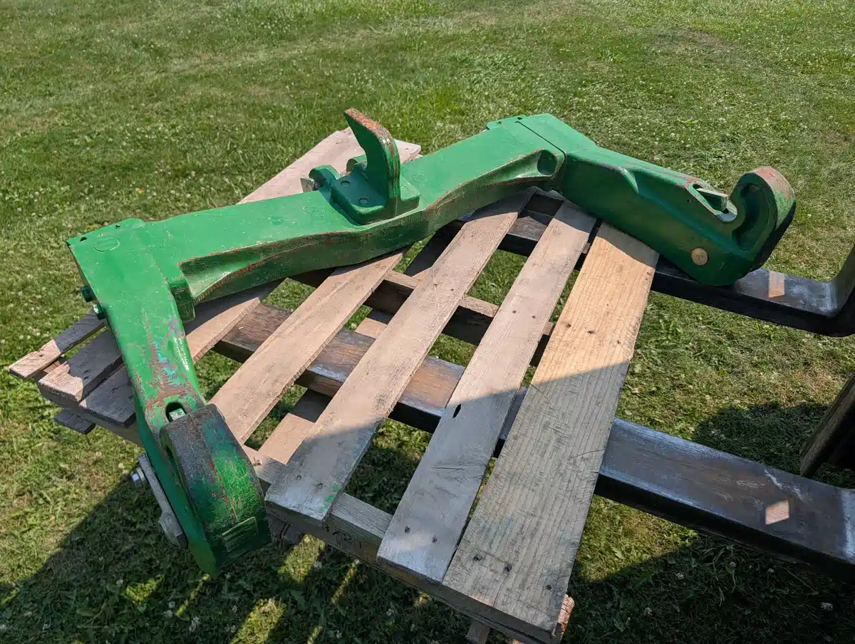 Photo de la Galerie 2 pour John Deere CAT 3/3N QUIK-HITCH Tracteur