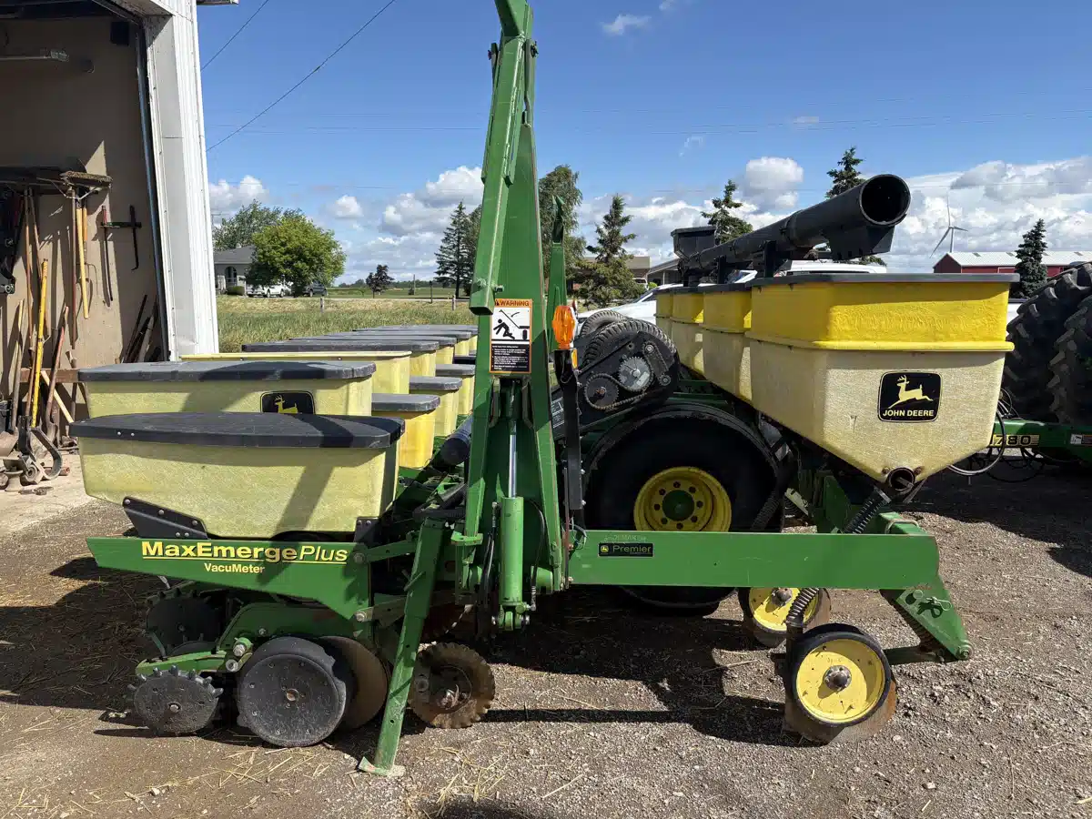 Gallery image 2 for 1998 John Deere 1780 Planter