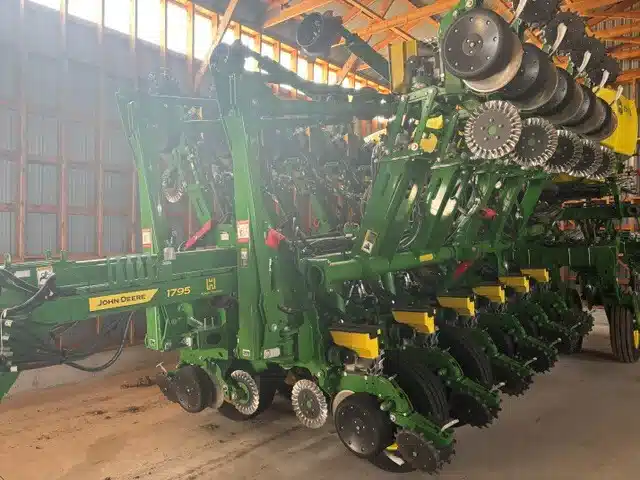 Gallery image 1 for 2024 John Deere 1795 Planter