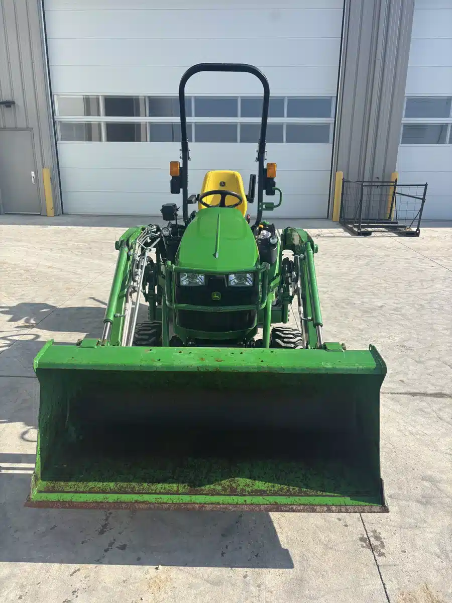 Gallery image 2 for 2022 John Deere 1025R Tractor