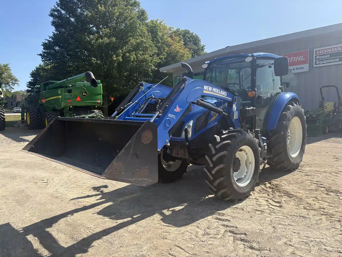 Gallery image 2 for 2016 New Holland T4.100 Tractor
