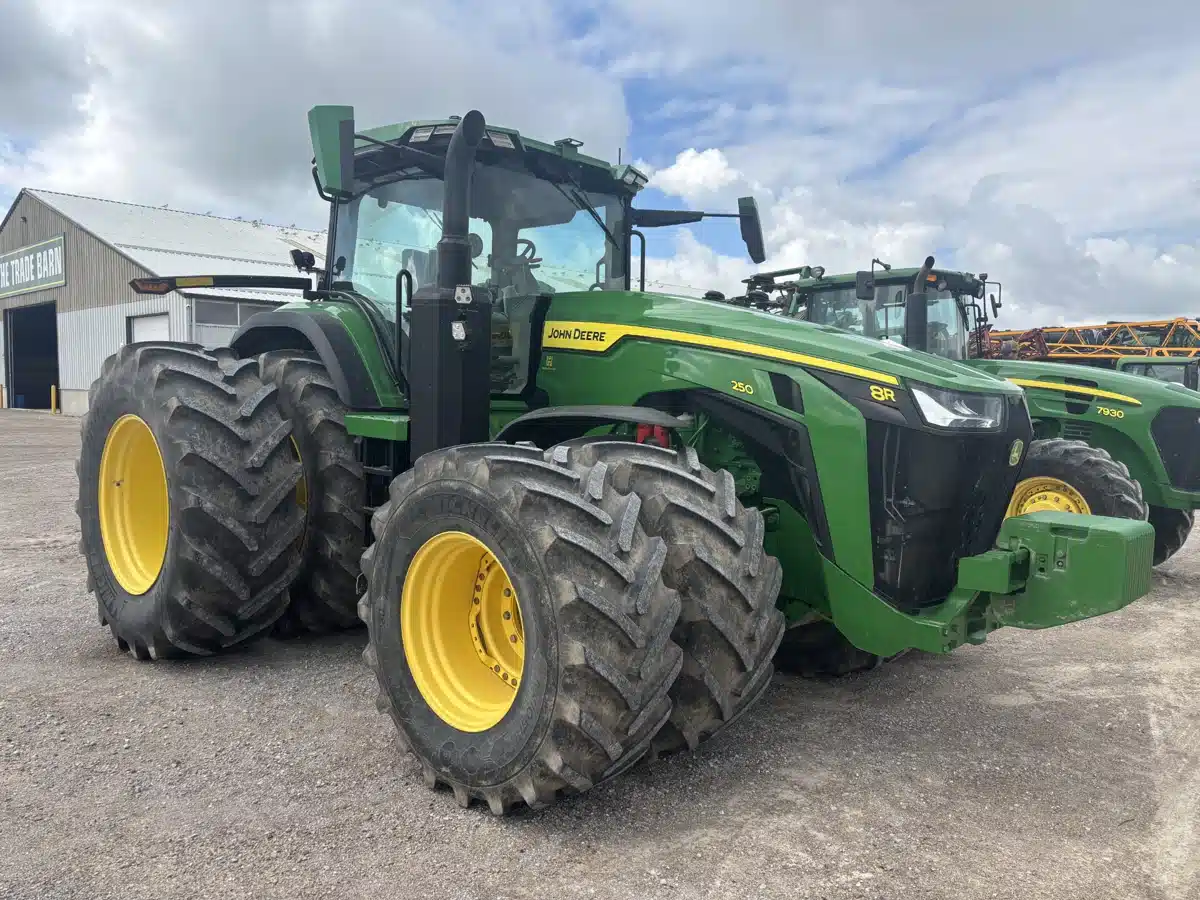 Gallery image 1 for 2022 John Deere 8R 250 Tractor