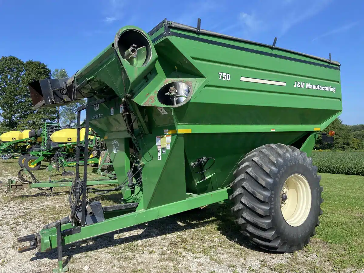 Photo de la Galerie 1 pour 2010 J&M 750 Chariot à Grain
