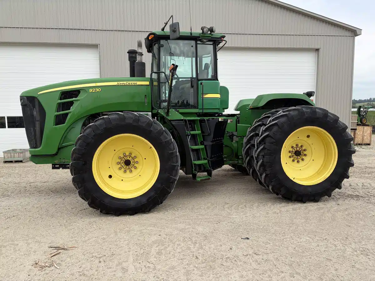 Photo de la Galerie 2 pour 2008 John Deere 9230 Tracteur