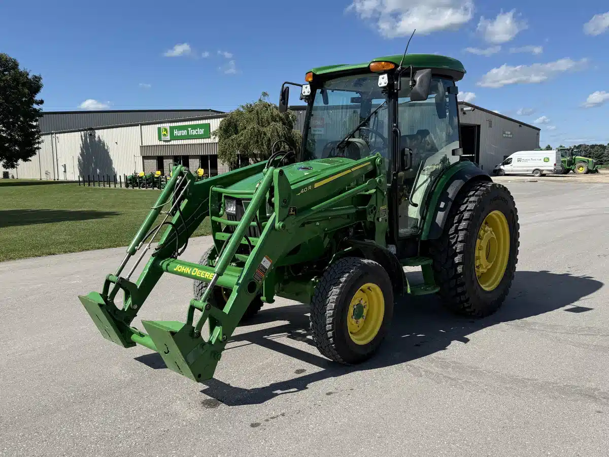 Photo de la Galerie 1 pour 2024 John Deere 4075R Tracteur