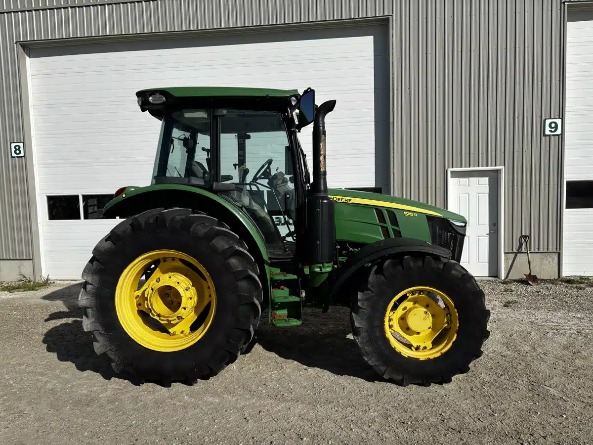 Photo de la Galerie 2 pour 2017 John Deere 5115R Tracteur