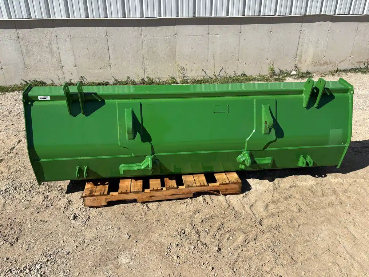 Gallery image 2 for John Deere 96" Bucket