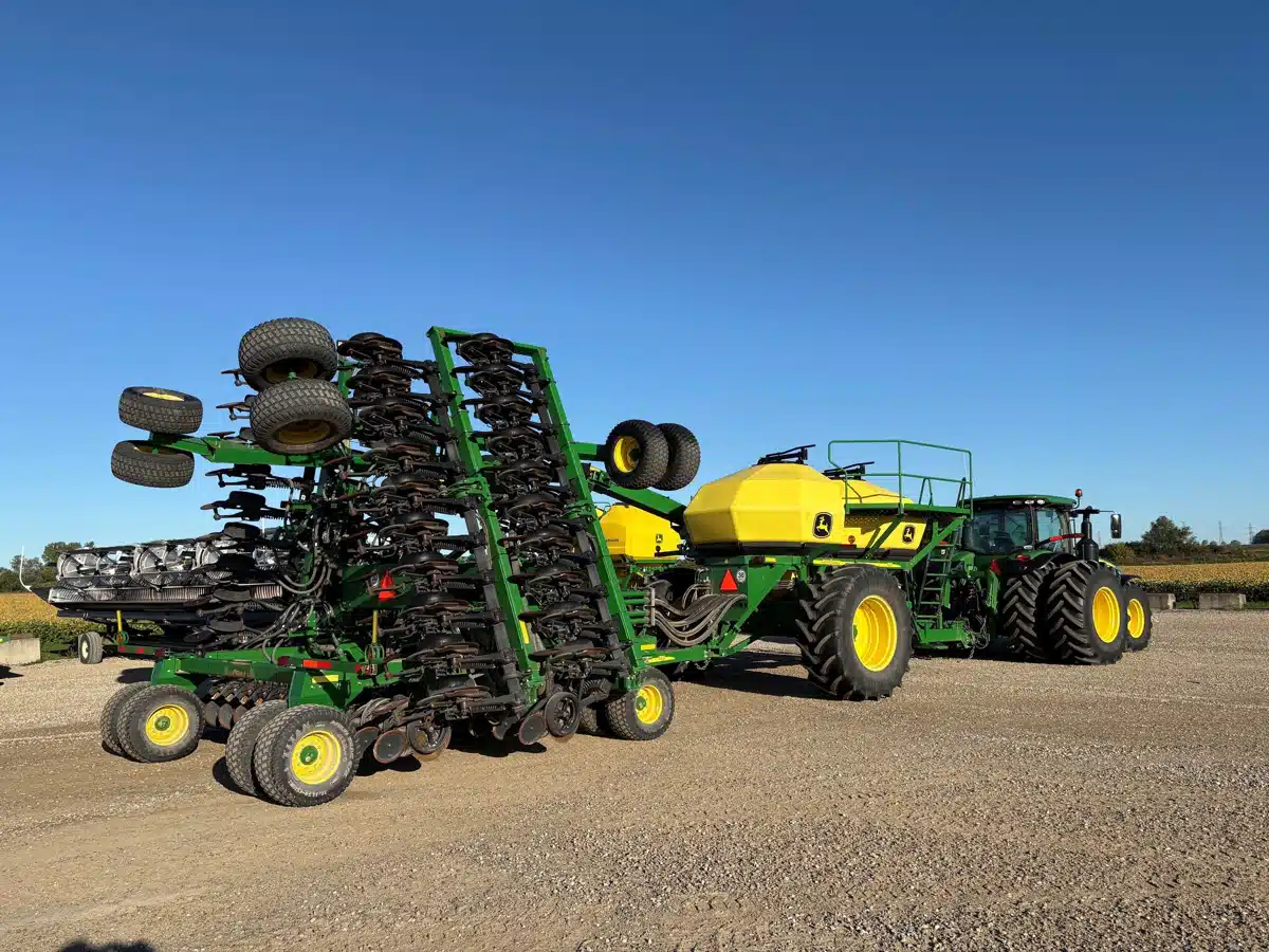 Photo de la Galerie 2 pour 2021 John Deere 1890 Semoir à air