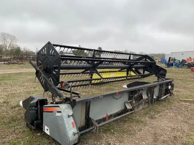 Gallery image 1 for Used 1993 Gleaner 500 Header - Auger