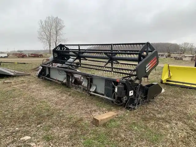 Gallery image 2 for Used 1993 Gleaner 500 Header - Auger