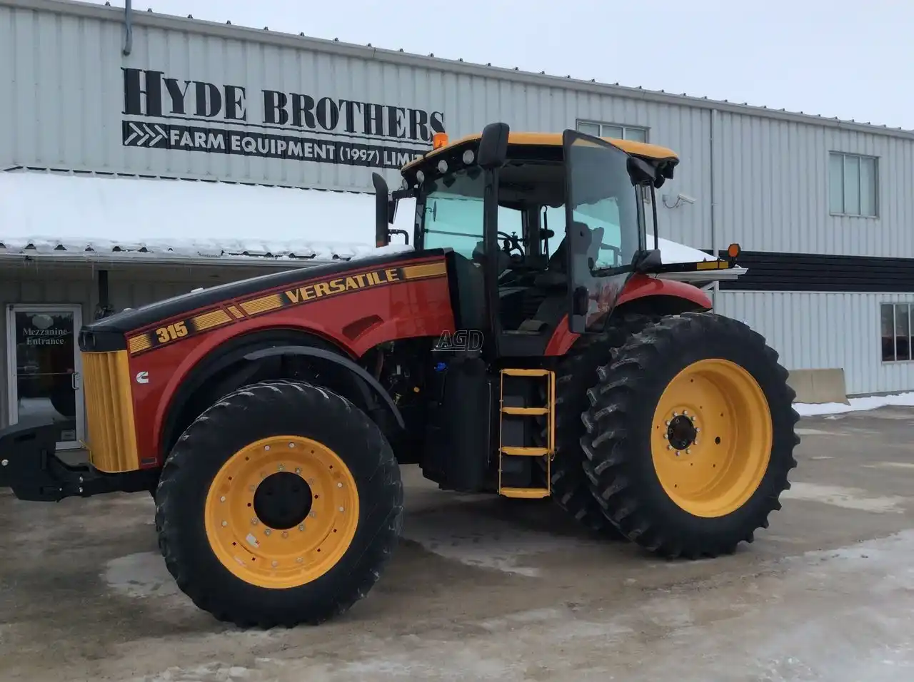 Gallery image 1 for Used 2018 Versatile 315 Tractor