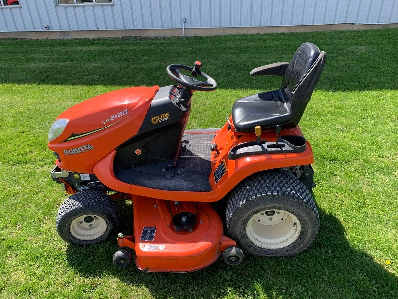 Gallery image 1 for Used 2018 Kubota GR2120-2 Lawn Tractor