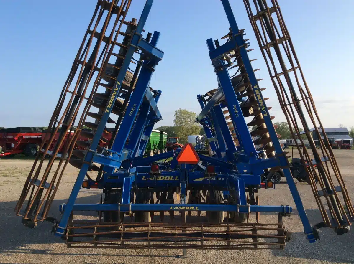 Gallery image 2 for Used Landoll 7431 Vertical Tillage
