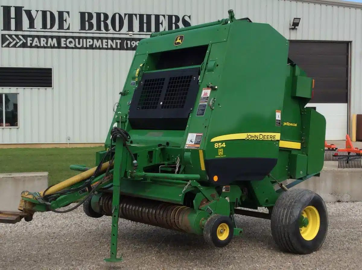 Gallery image 1 for Used 2010 John Deere 854SS Round Baler