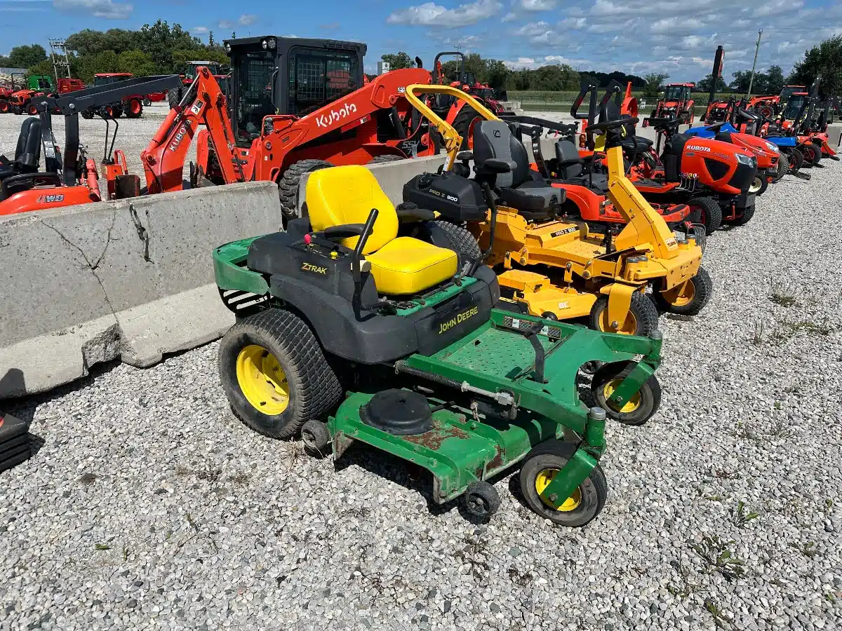 Gallery image 2 for Used John Deere 757 Mower - Zero Turn