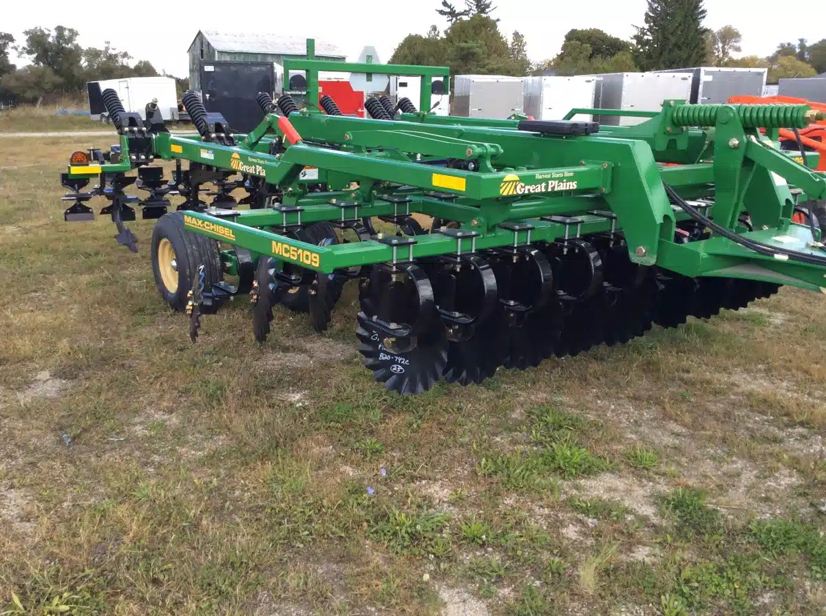 Gallery image 1 for New 2024 Great Plains MC5109 Disc Chisel