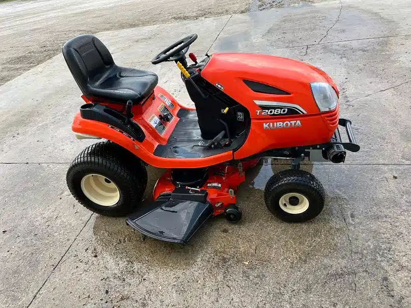 Gallery image 1 for 2016 Kubota T2080 Lawn Tractor