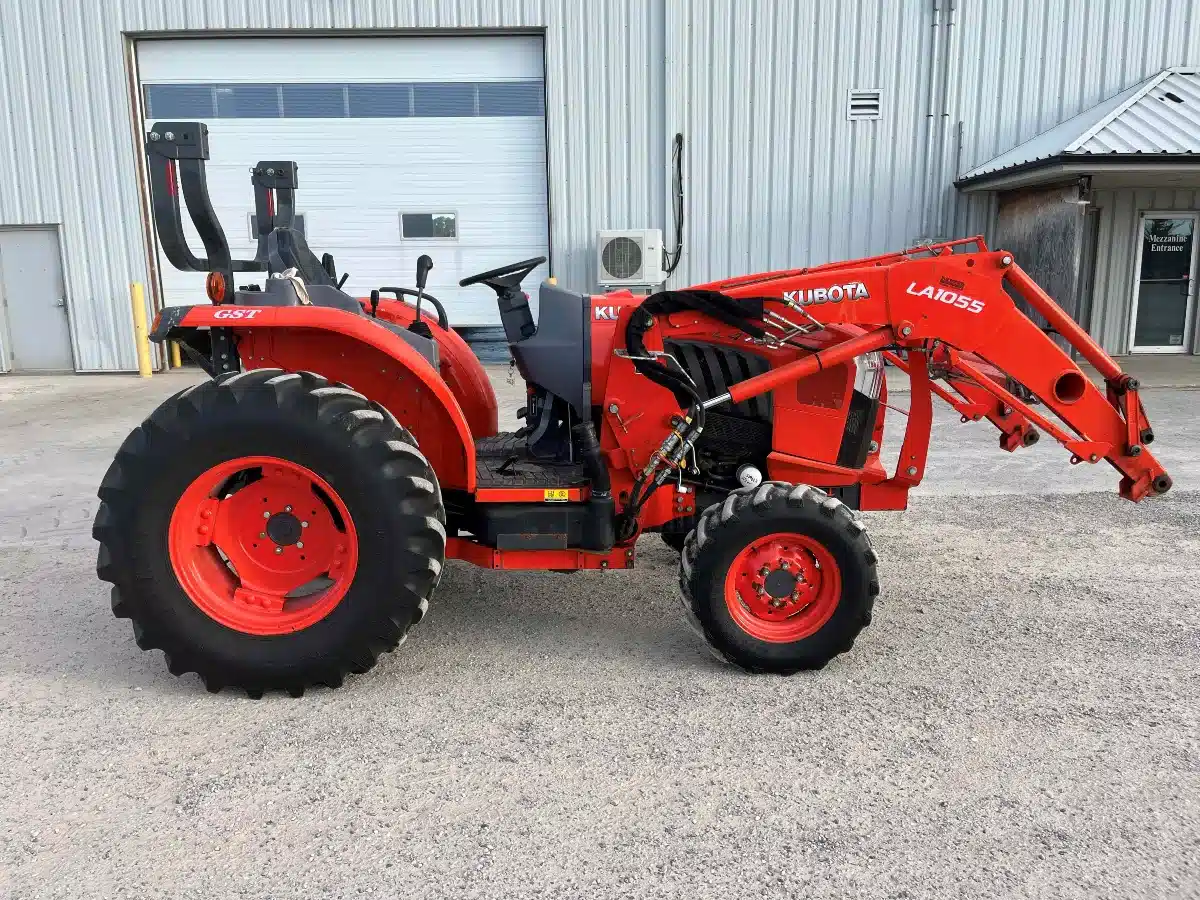 Gallery image 1 for Used 2015 Kubota L4760HST Tractor