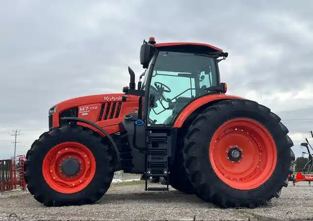 Gallery image 2 for 2022 Kubota M7-172 Tractor