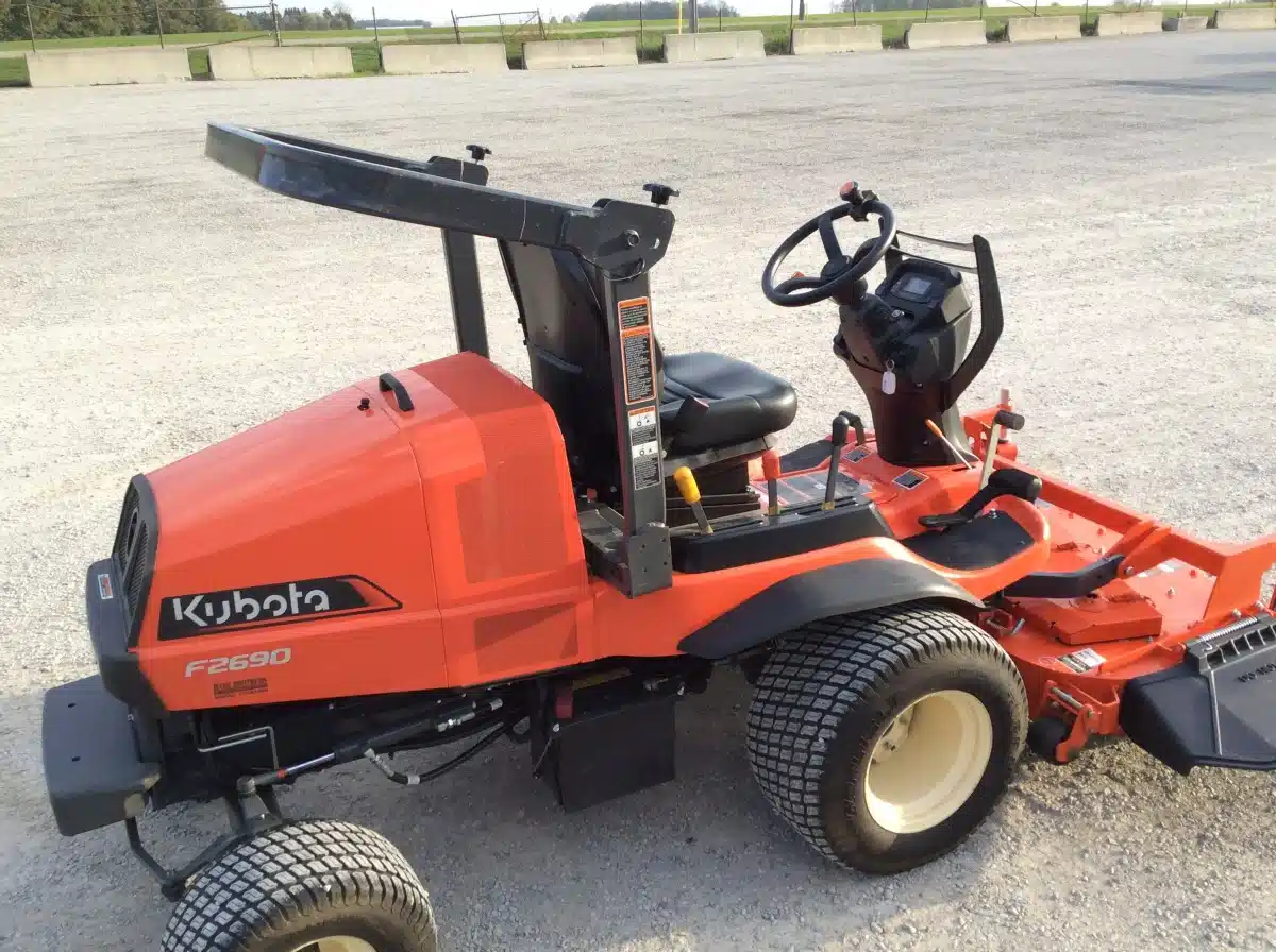 Gallery image 2 for 2022 Kubota F2690 Mower - Front Deck
