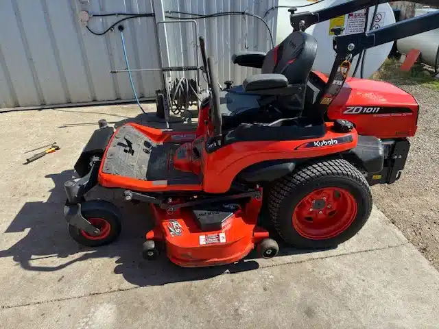 Gallery image 2 for 2022 Kubota ZD1011 Mower - Zero Turn