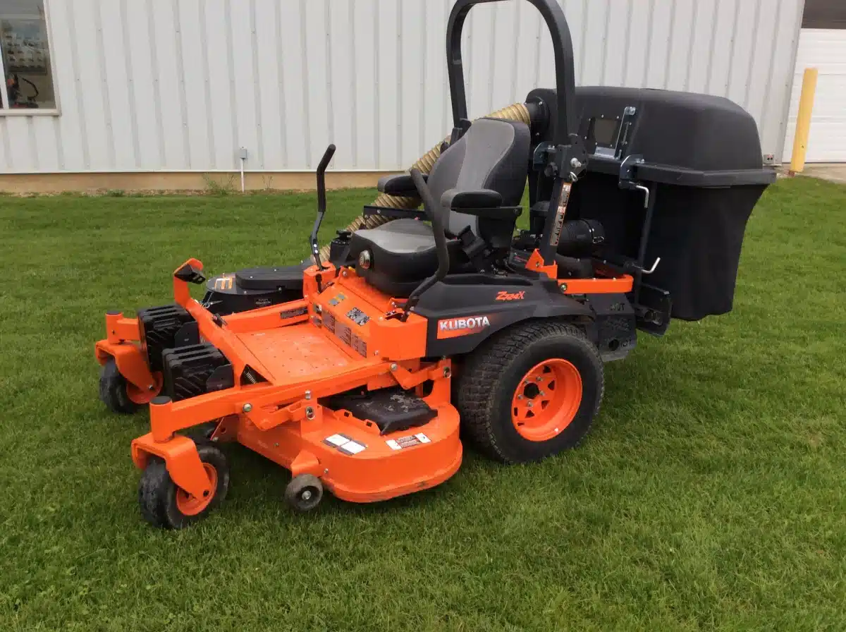Gallery image 2 for 2019 Kubota Z724XKW Mower - Zero Turn