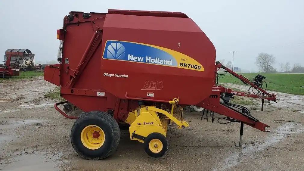 New Holland BR7060 -  2011