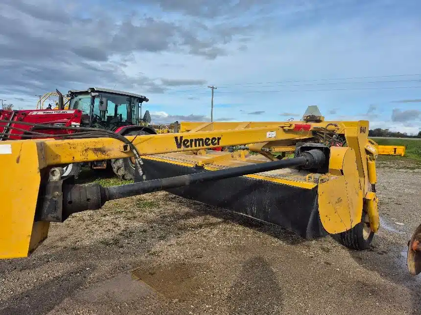 Used 2013 Vermeer MC840 Mower Conditioner